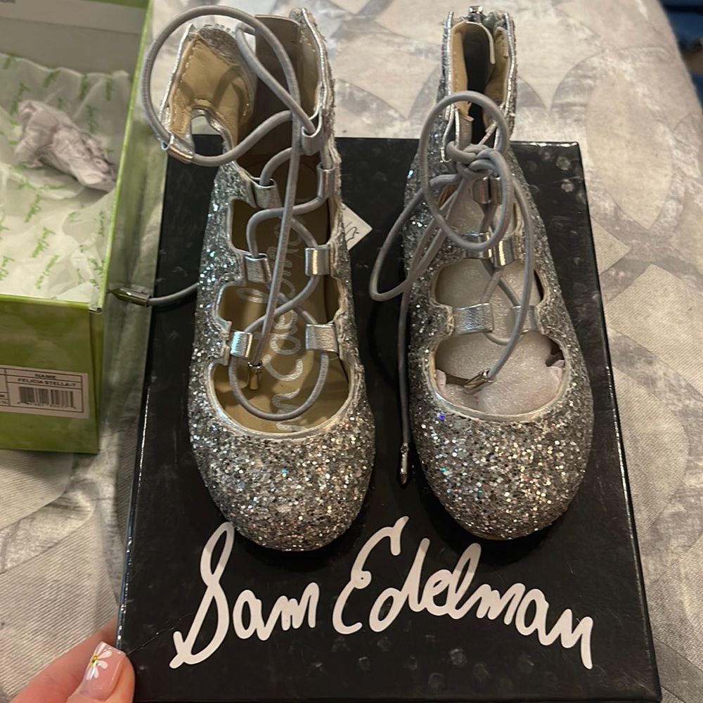 NIB baby size 5 sparkle shoes